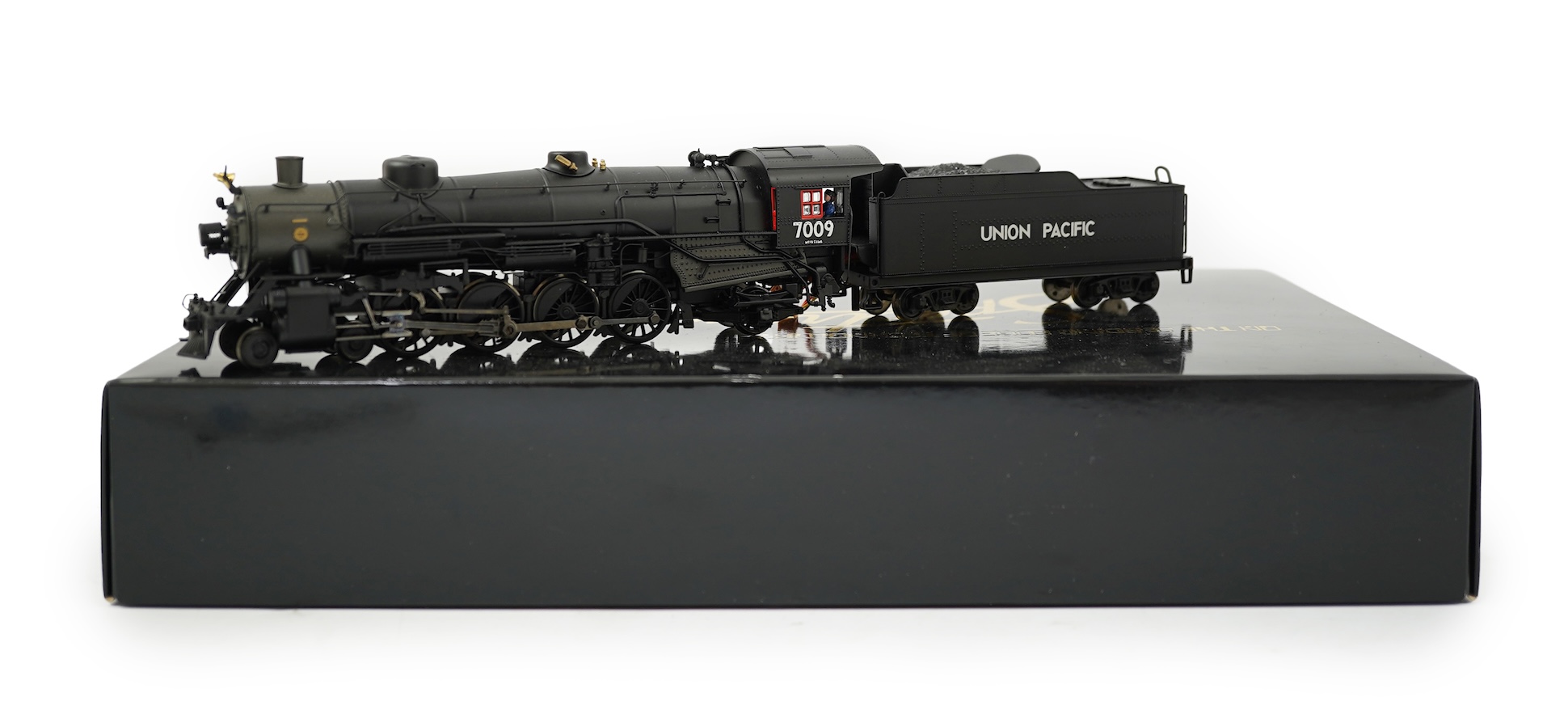 A boxed HO gauge Spectrum by Bachmann (81603) model of Unio Pacific USRA, 7009, 4-8-2 Light Mountain locomotive with bogie tender, powered for two rail operation.